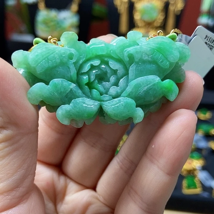 翡翠未镶嵌颈饰吊坠