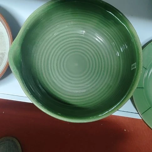 瓷片瓷片，盘子，都有瑕疵