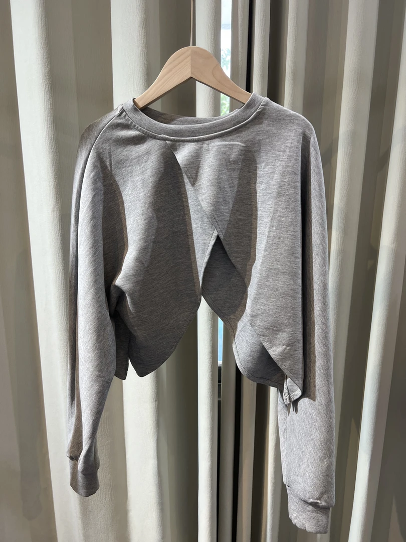 新款女装设计感短款显瘦卫衣