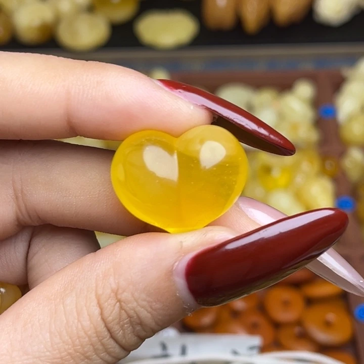 圈***爱蜜蜡未镶嵌珠宝奇石鸡油黄满蜡妖花爱心微微瑕