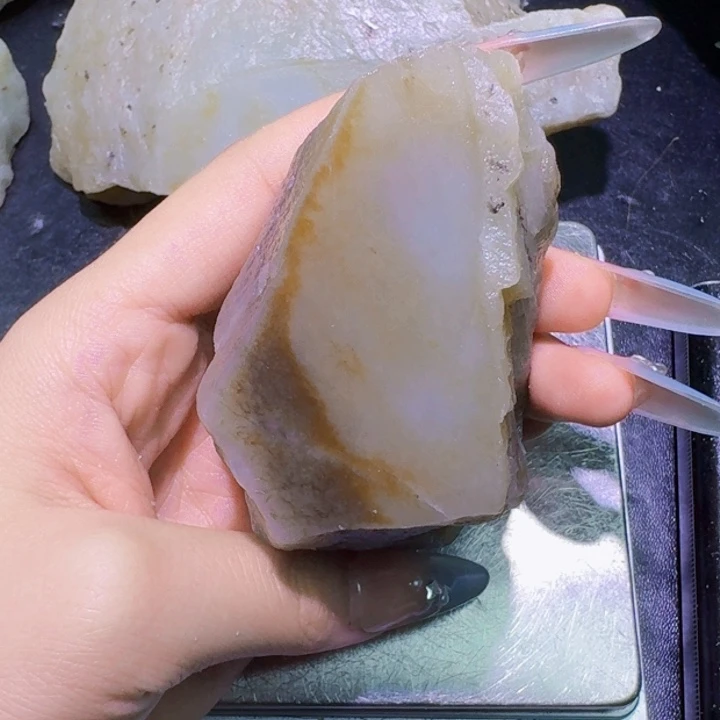 淡***心未镶嵌和田玉（糖玉）珠宝半成品