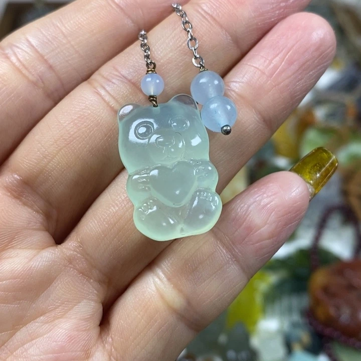 未镶嵌蛇纹石玉吊坠