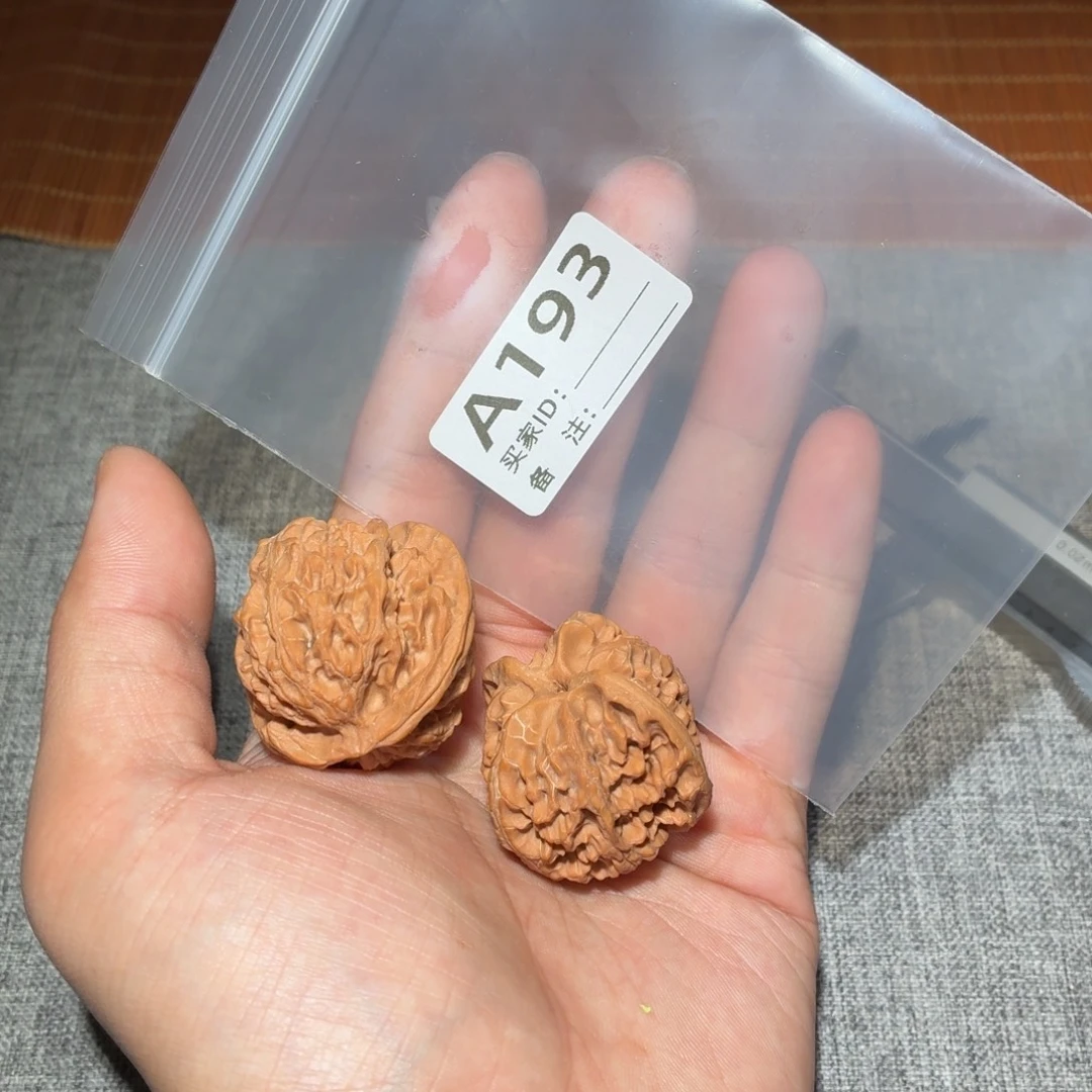 文玩核桃吊坠苹果193