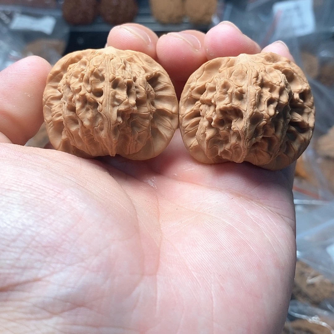 1文玩核桃悬空40-328