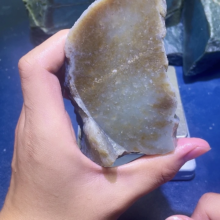未镶嵌和田玉（糖玉）珠宝半成品