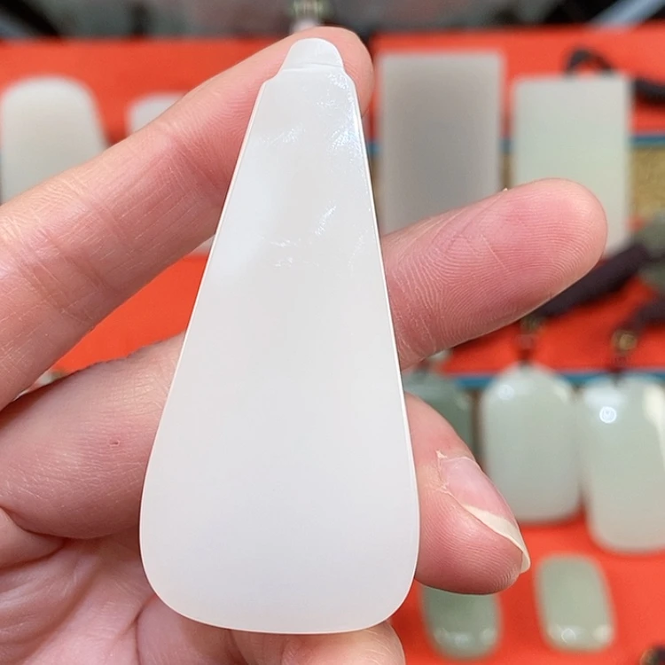 【闪购商品】颈饰未镶嵌和田玉