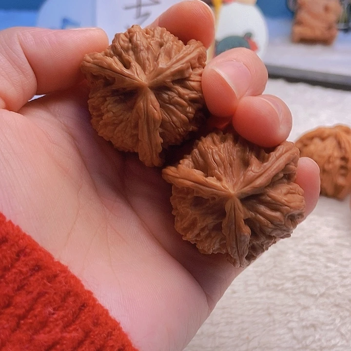 吊坠文玩核桃金**?三棱