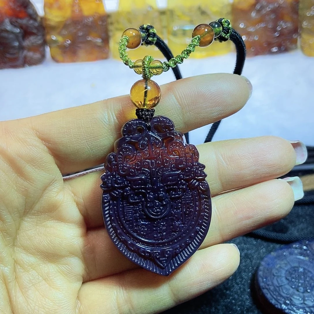 琥珀颈饰未镶嵌龙*九宫八卦