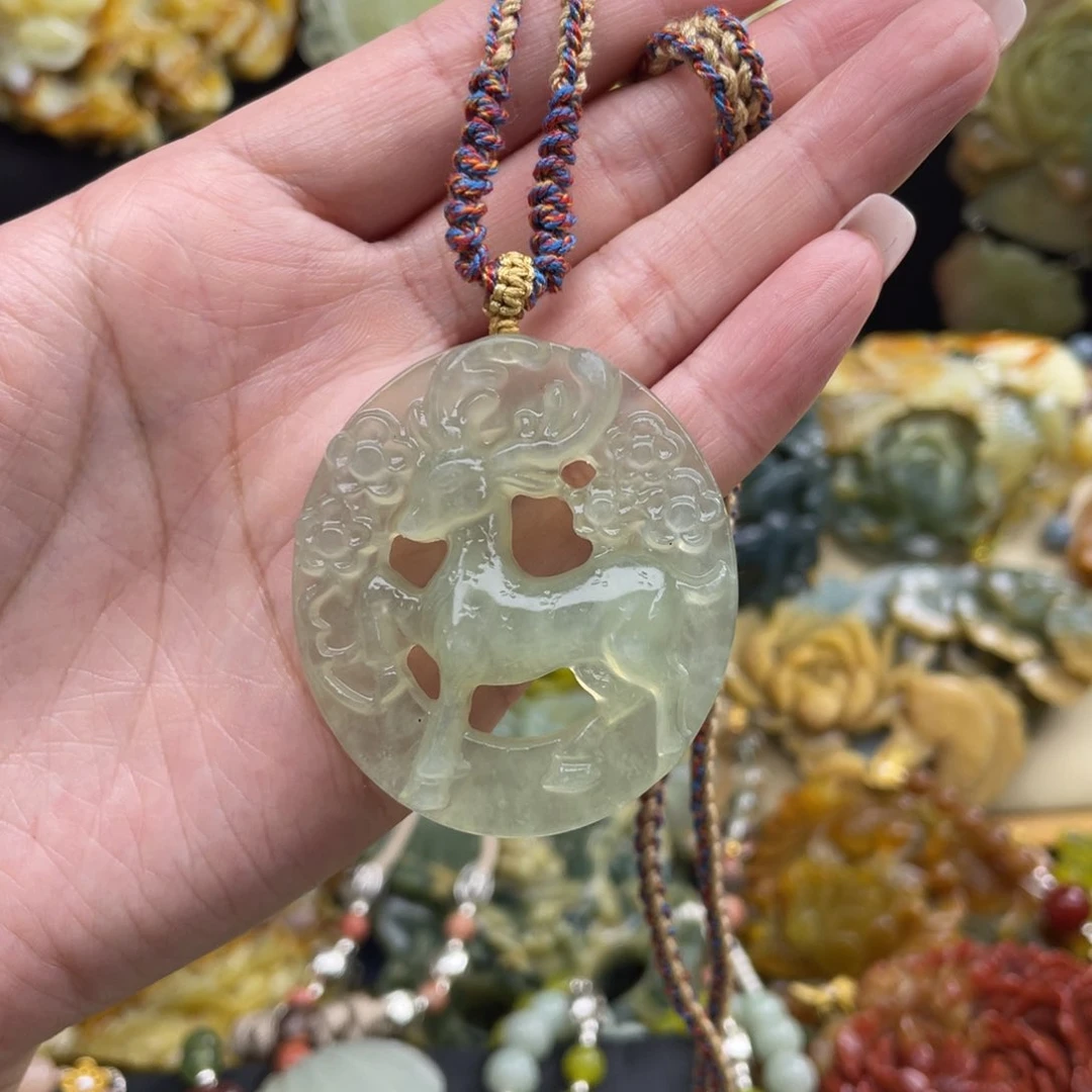 蛇纹石玉未镶嵌颈饰