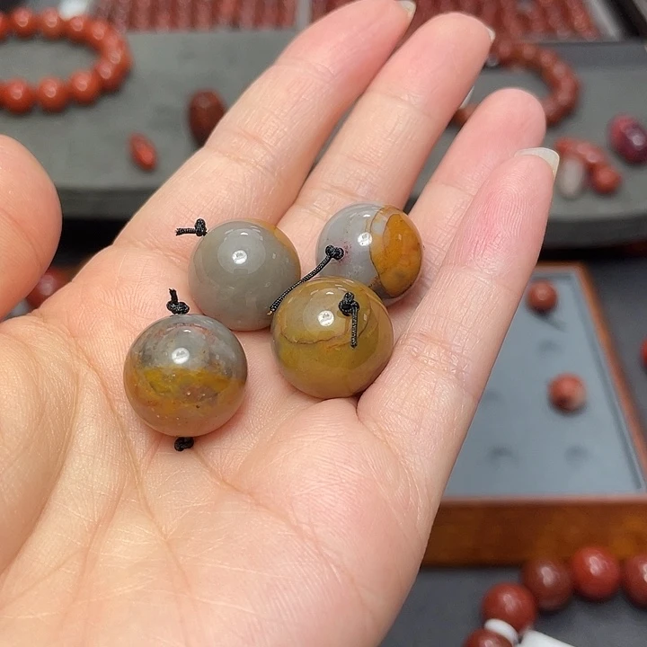 南红玛瑙单珠16mm多样性发未镶嵌