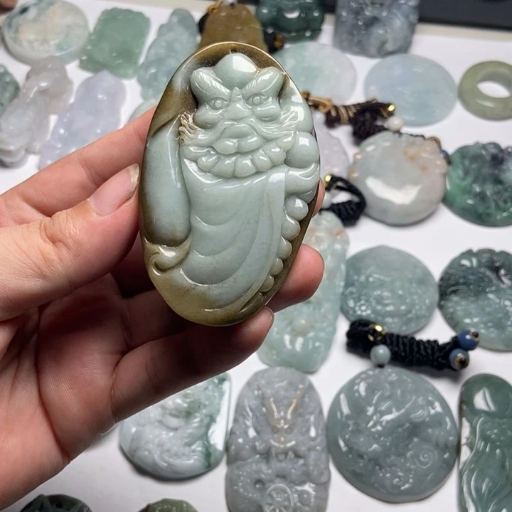 翡翠未镶嵌颈饰达摩38