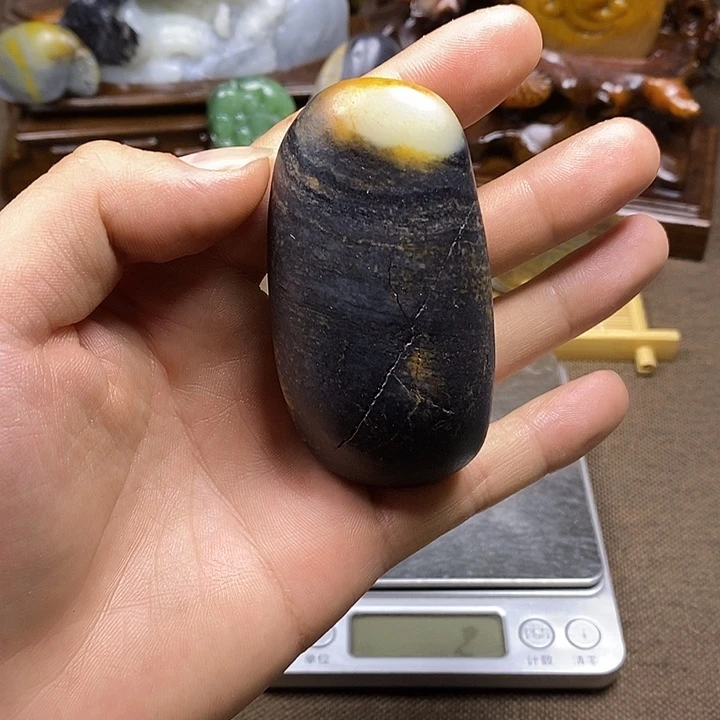 和田玉未镶嵌把件