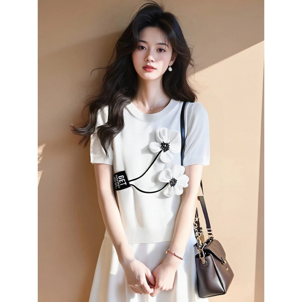 白色立体花朵短袖T恤女2025新款慵懒高级感洋气独特别致针织上衣