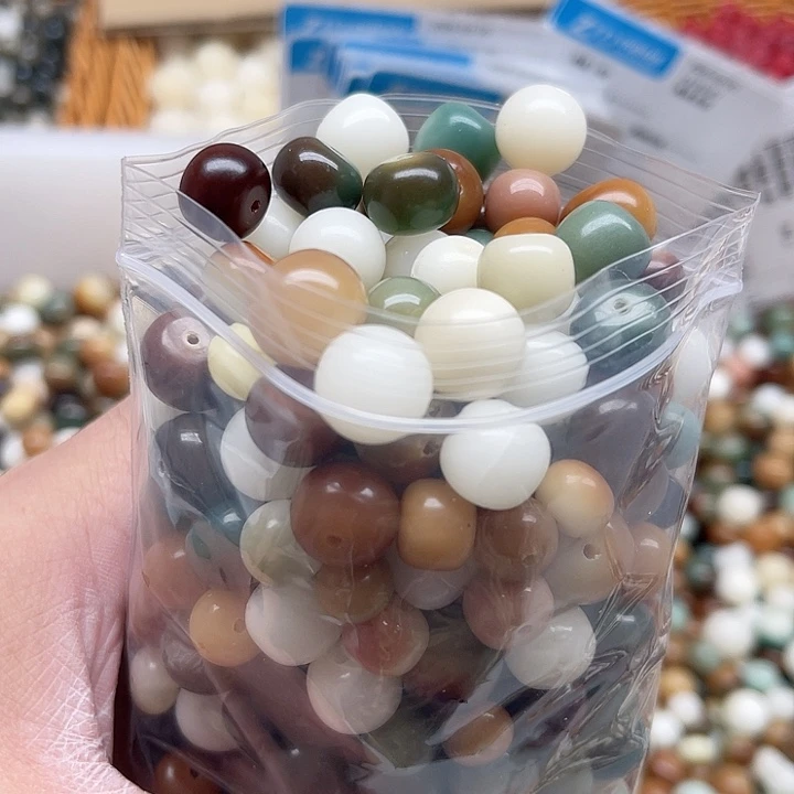 白玉菩提吊坠大**?瑕疵混珠1包维达