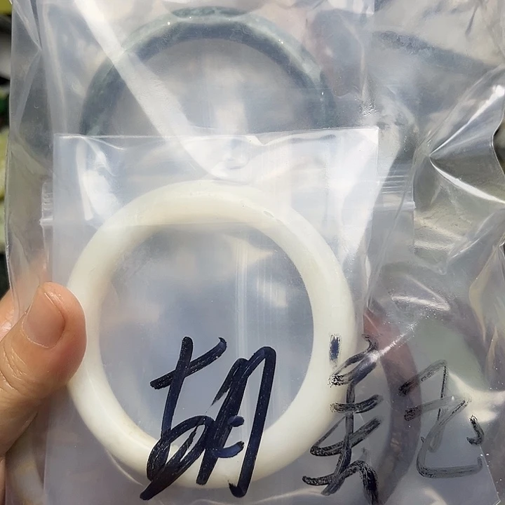 未镶嵌透闪石质玉珠宝奇石胡*玉瑕疵品6只不退不换