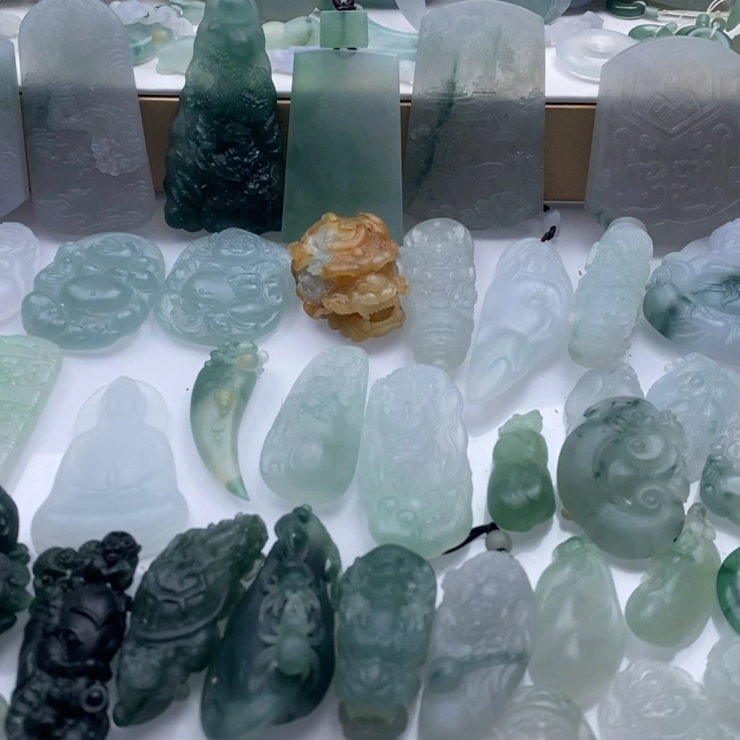 未镶嵌定制翡翠毛货无鉴赏期