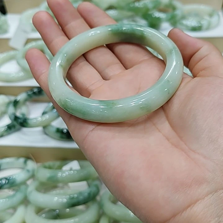 默***ლ透闪石-蛇纹石玉未镶嵌手镯