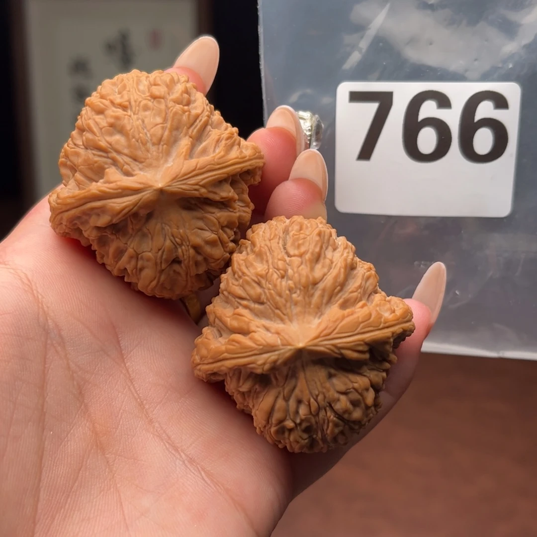 文玩核桃吊坠球疆45