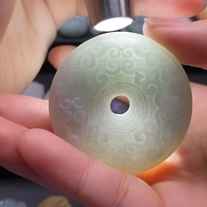 翡翠未镶嵌颈饰翡翠首饰