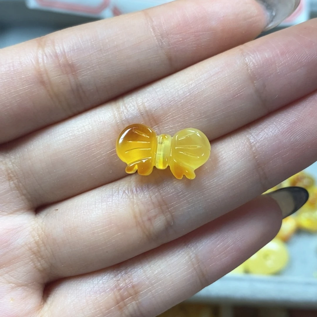 未镶嵌颈饰蜜蜡蝴蝶结