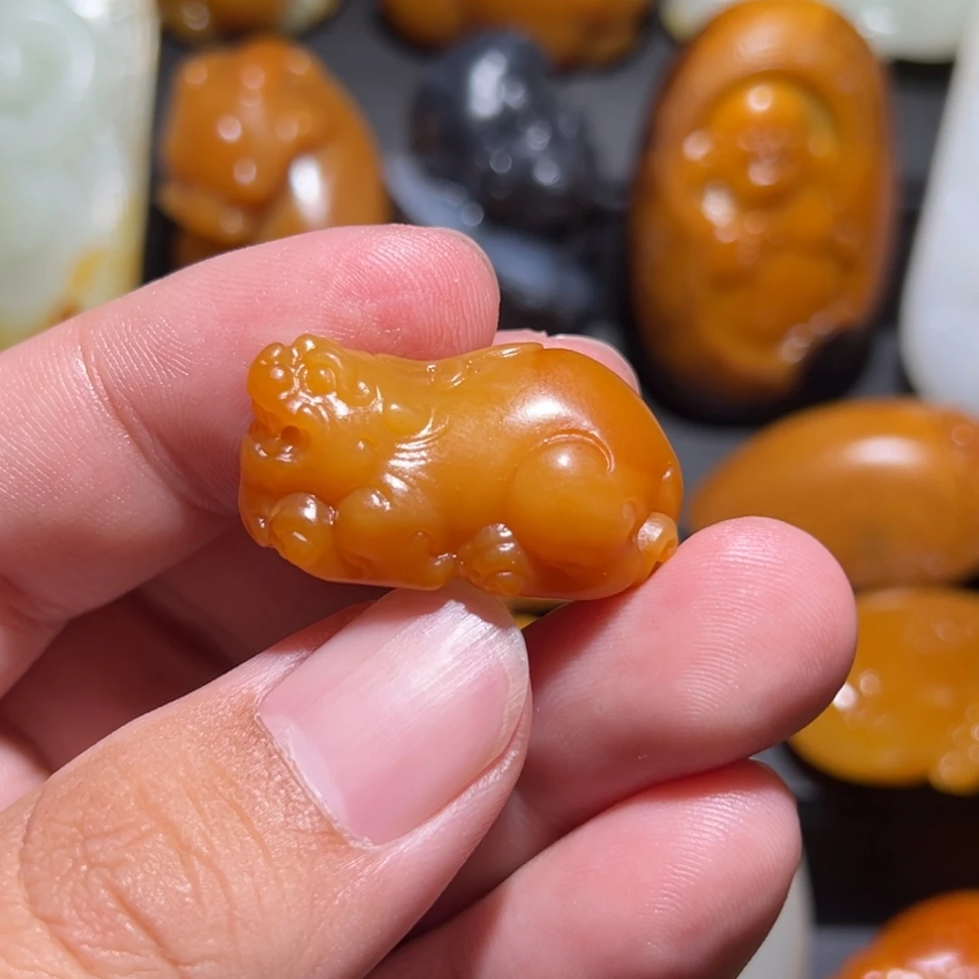 用***5和田玉未镶嵌颈饰