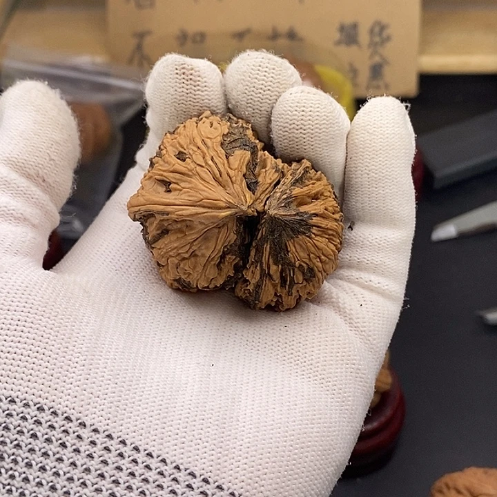 伍***曰吊坠文玩核桃黄不退不换
