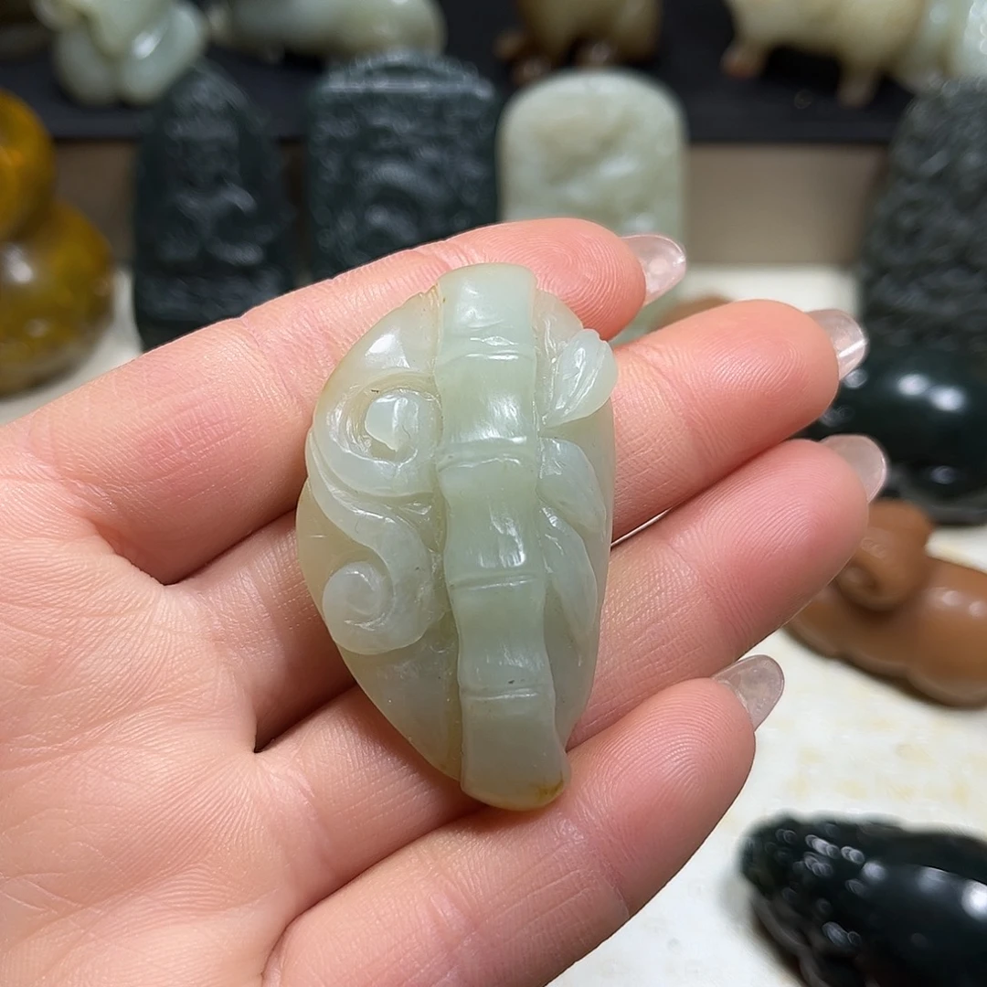 白玉菩提吊坠白玉菩提吊坠