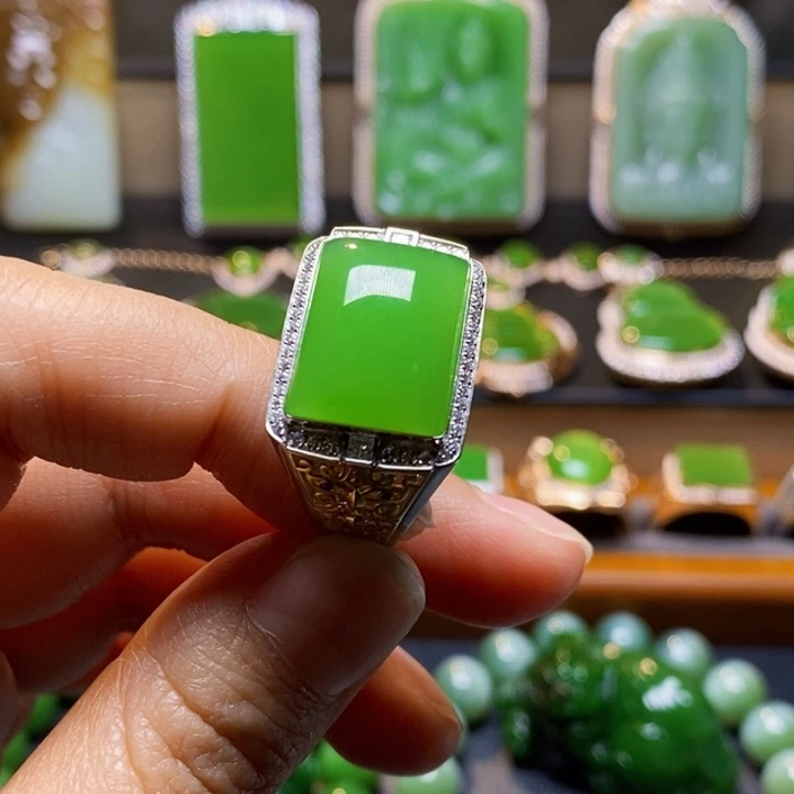 吊坠(不含链)18K金镶嵌和田玉幸**觉