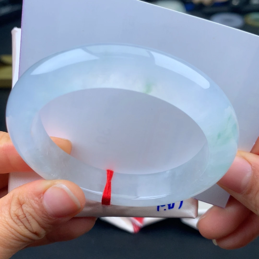 翡翠未镶嵌手镯白冰飘花起光