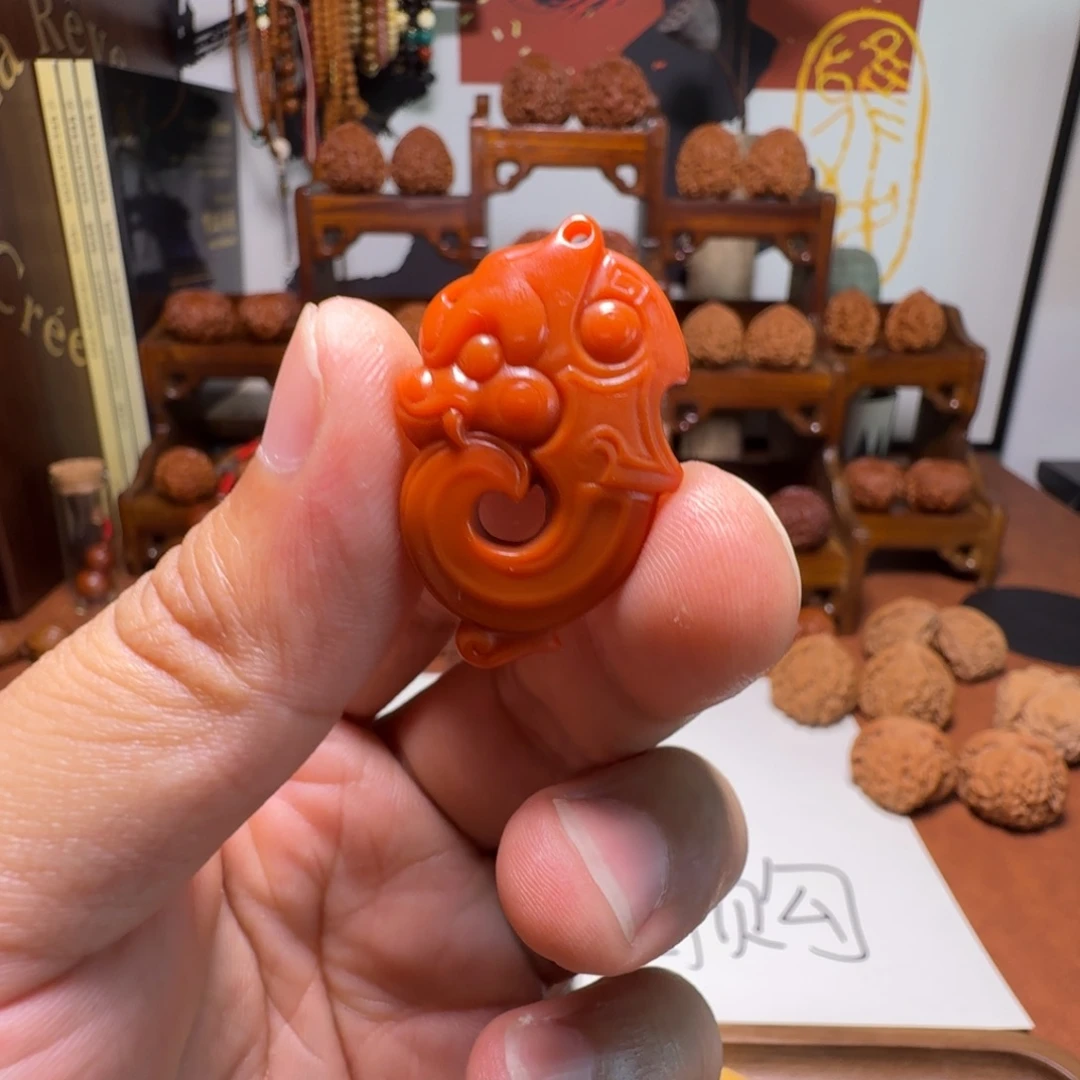 道哥俱乐部f南红雕刻吊坠