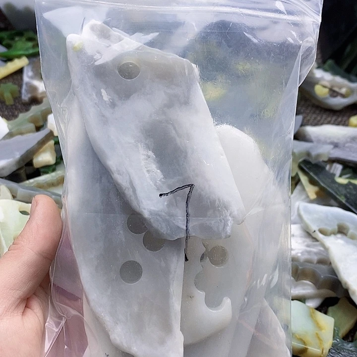和田玉未镶嵌珠宝半成品