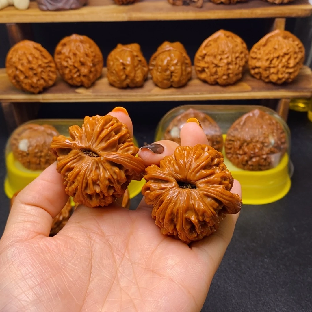 手***8吊坠桃核福利核桃