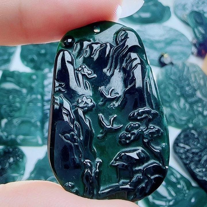 翡翠未镶嵌颈饰多样性发货天然的A货翡翠