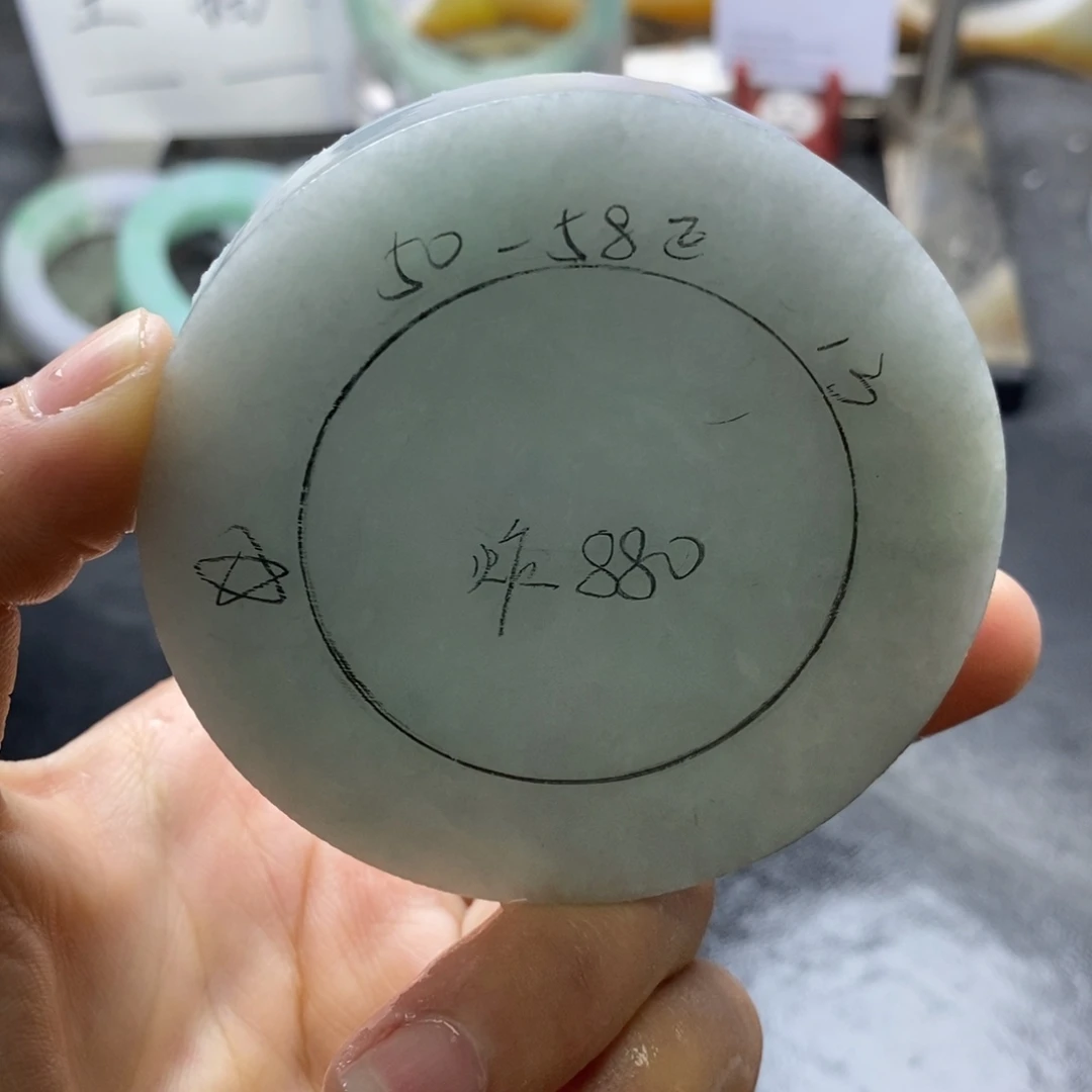 定制翡翠未镶嵌翡翠手镯