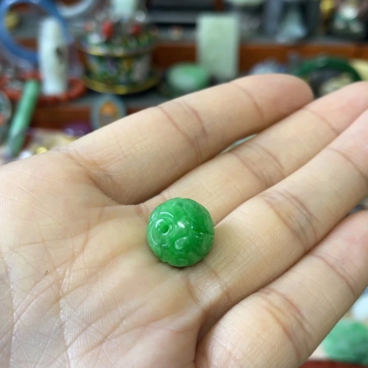 翡翠散珠精美雕刻物件
