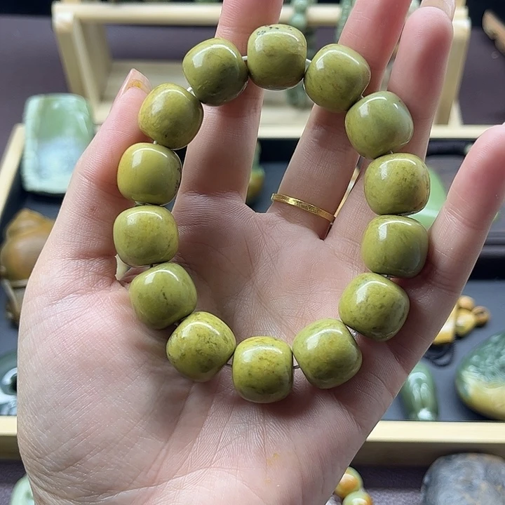 岫岩河磨玉（透闪石质玉）未镶嵌颈饰