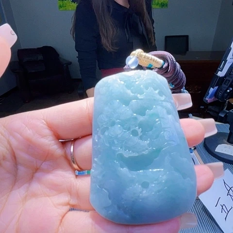 颈饰未镶嵌翡翠一个