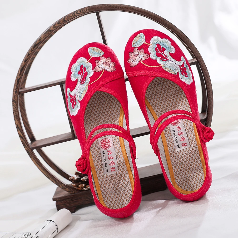 新款国风女鞋防滑布鞋汉服鞋女绣花民族风休闲风软底套脚