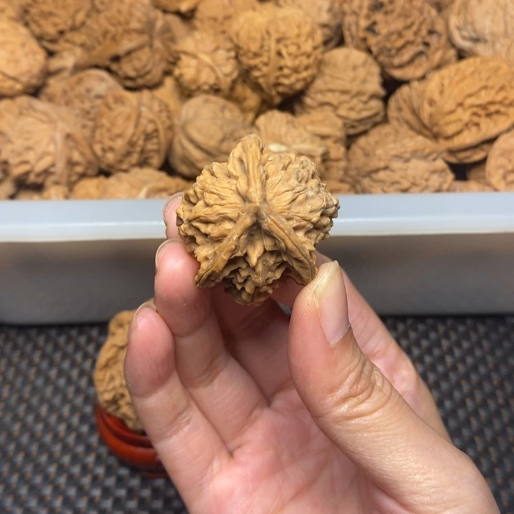 爱***m吊坠文玩核桃文玩核桃异形单只