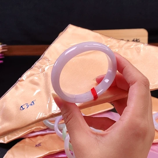 翡翠手镯未镶嵌53.3圈