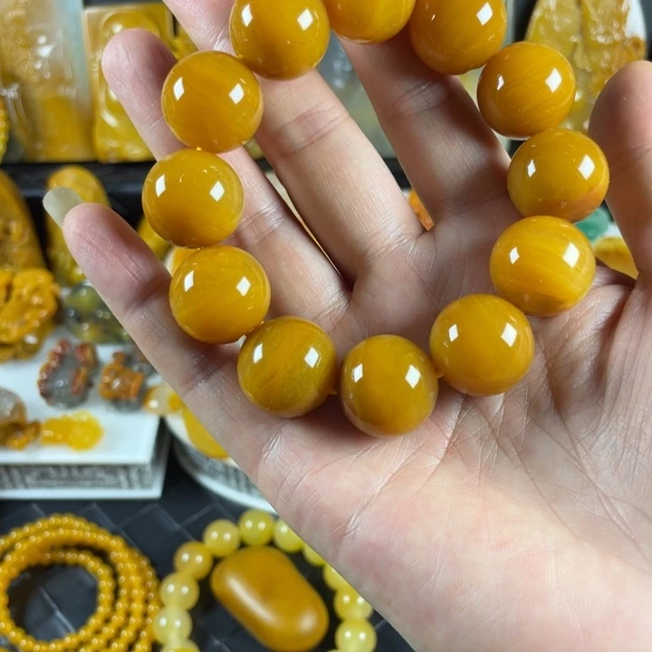 石英质玉（黄龙玉）未镶嵌颈饰