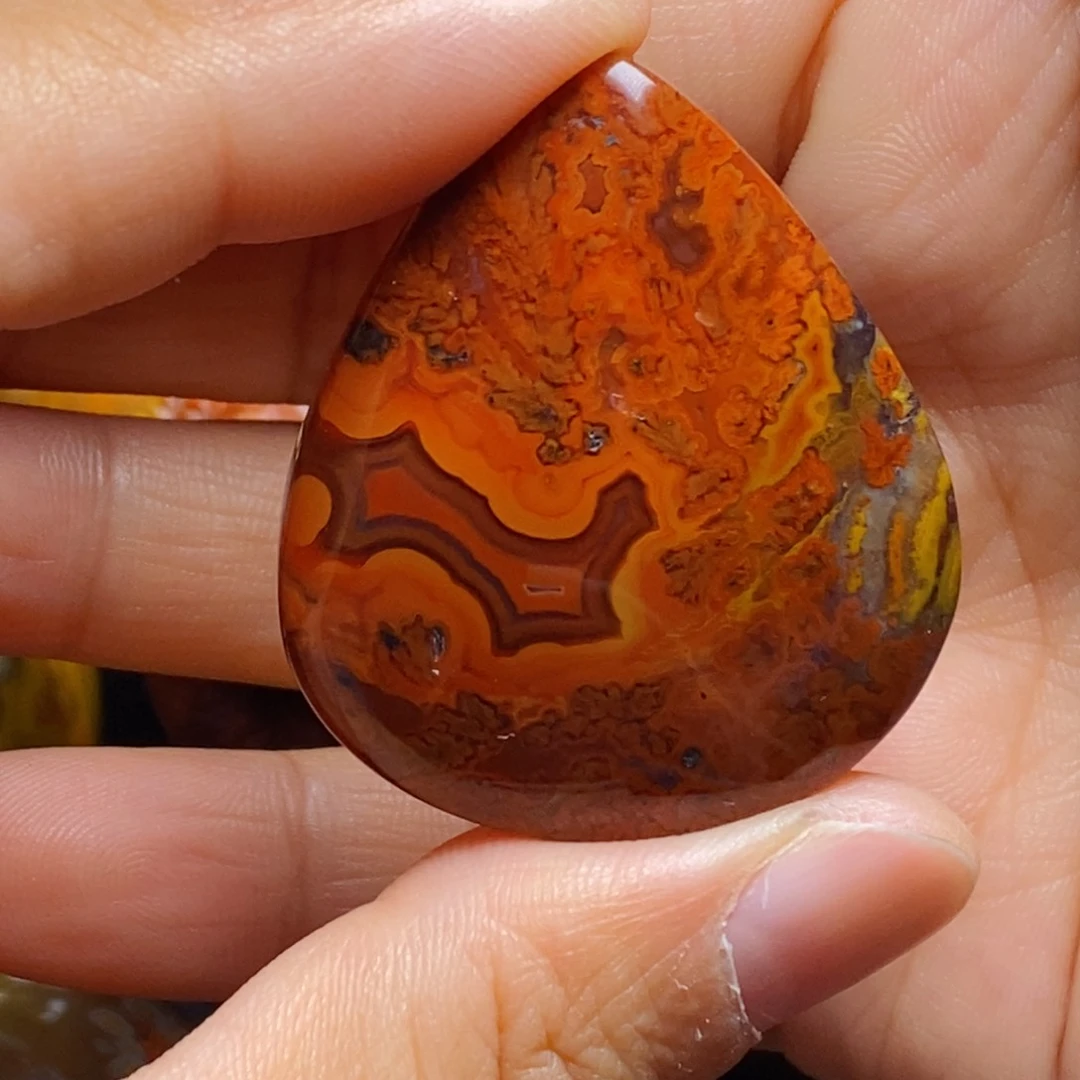 玛瑙/玉髓吊坠(不含链)未镶嵌踏**梅