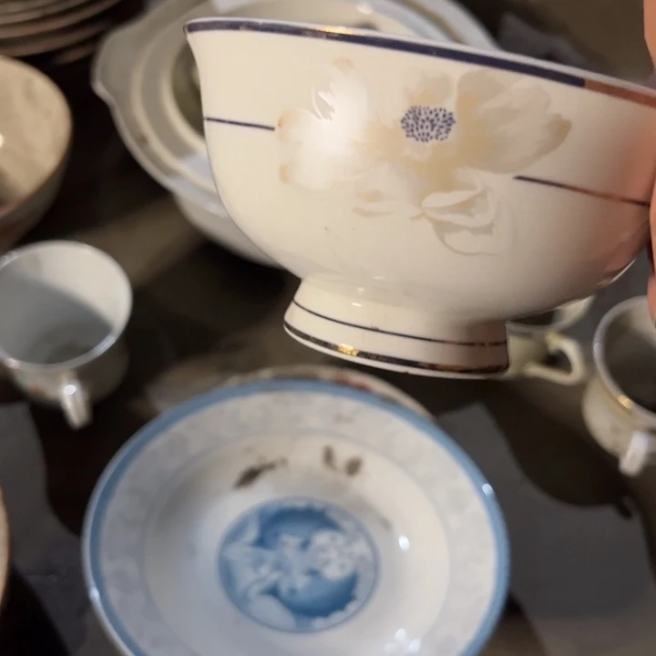 拒***脑老货盘子碗啥都有