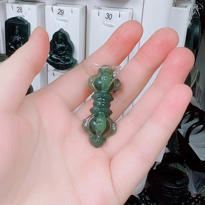 蛇纹石玉颈饰未镶嵌向*葵