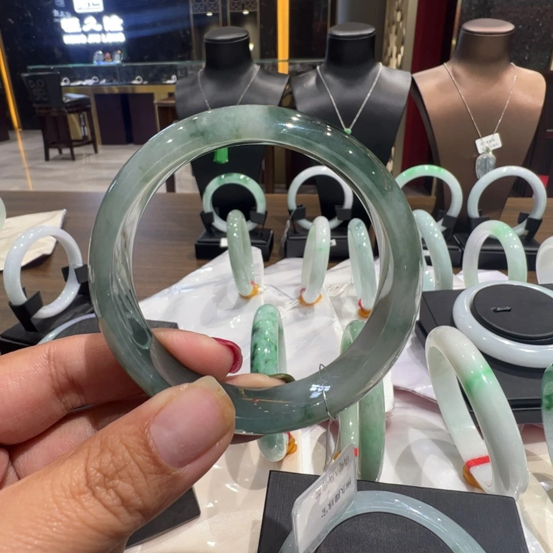 翡翠手镯（圆镯）未镶嵌