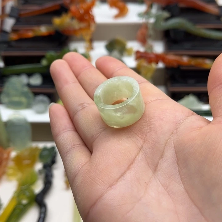 蛇纹石玉未镶嵌岫玉发簪