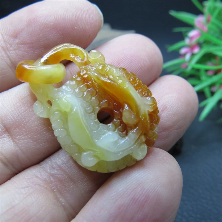 花玉手工雕刻俏色岫玉吊坠龙凤平安扣产地直销龙行天下男女款包邮