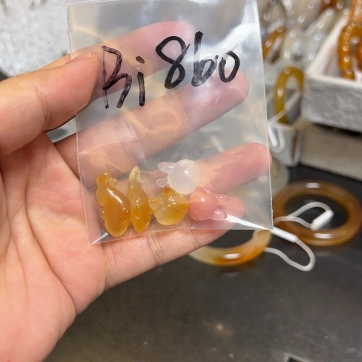 玛瑙/玉髓未镶嵌珠宝半成品B***o