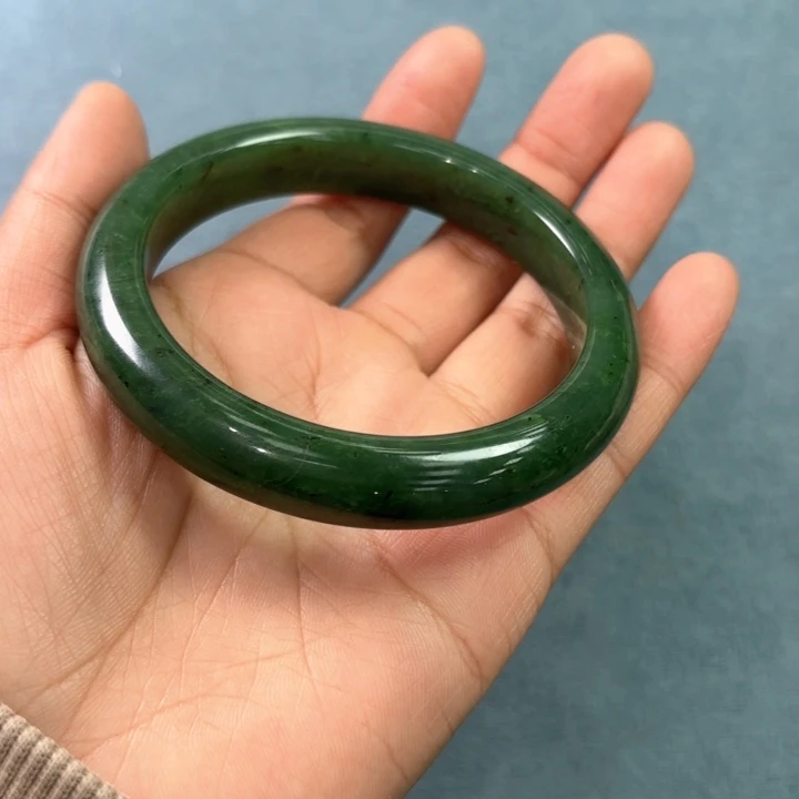 和田玉手镯未镶嵌心**成