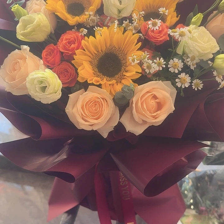 完全开放对你抱有一份温柔，成熟且永恒的爱意。